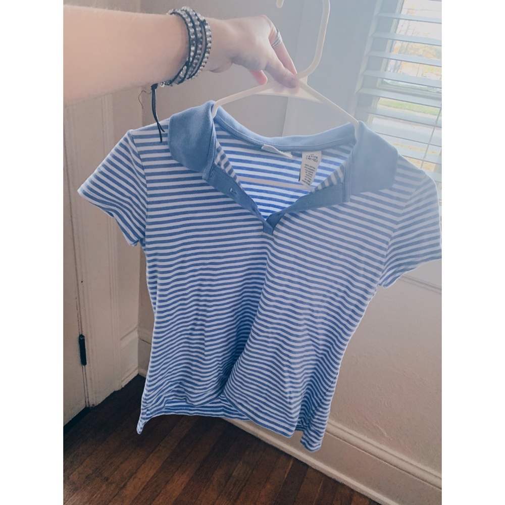 CROP TOP WOTH COLLAR // VINTAGE THRIFT// SIZE XS